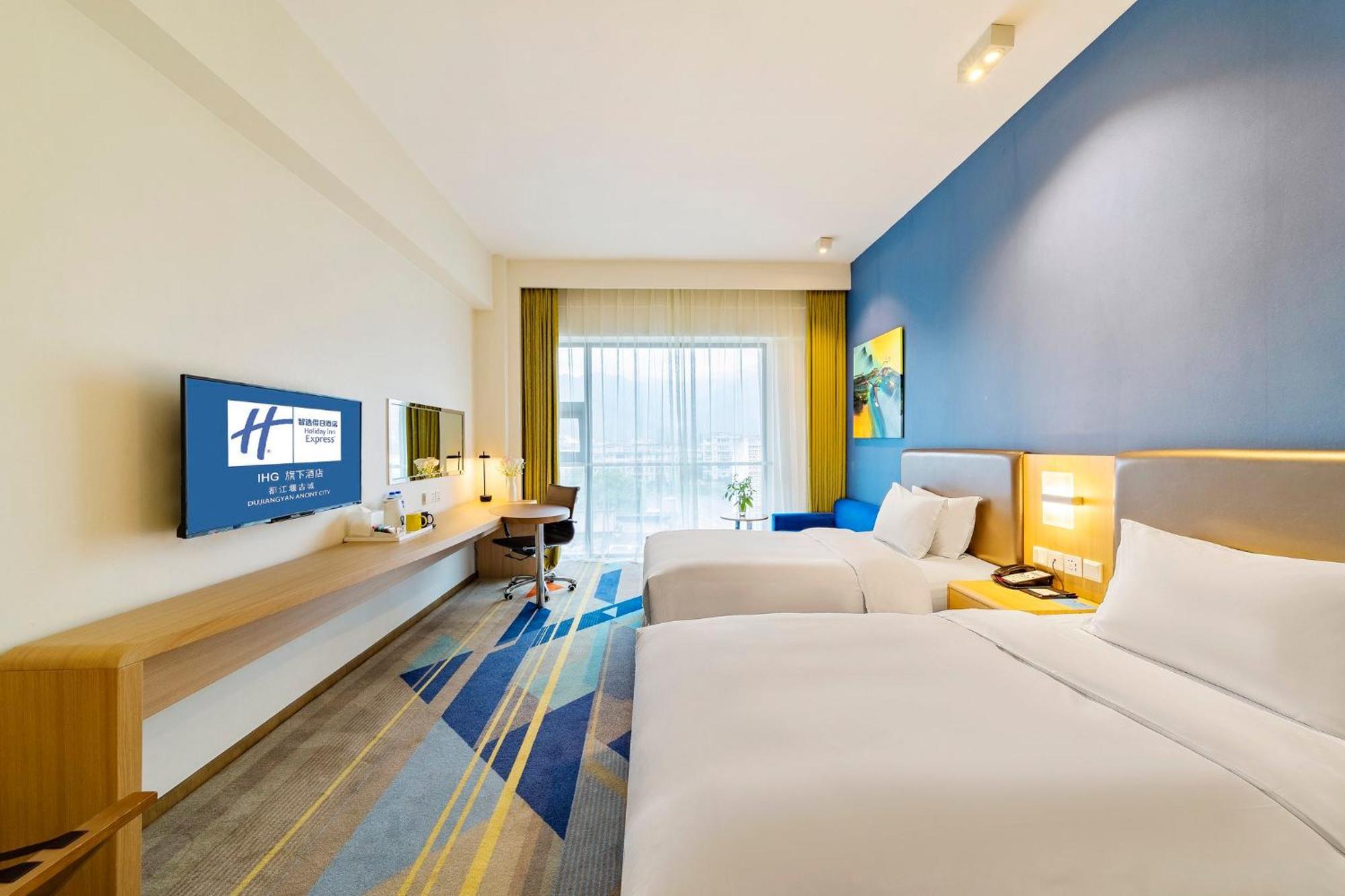 Holiday Inn Express Dujiangyan Ancient City Dış mekan fotoğraf